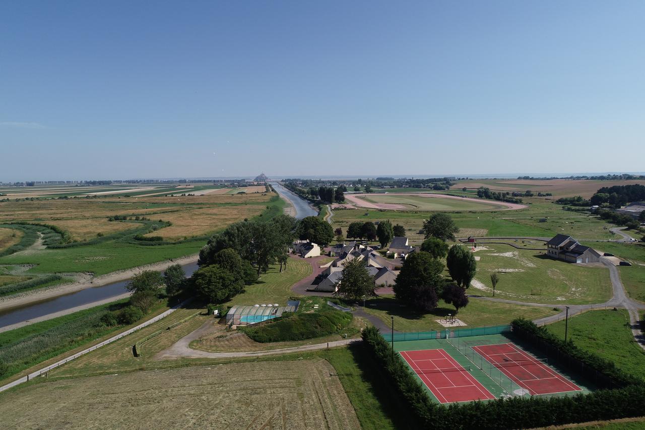 Village De Gites De L'Anse De Moidrey 외부 사진